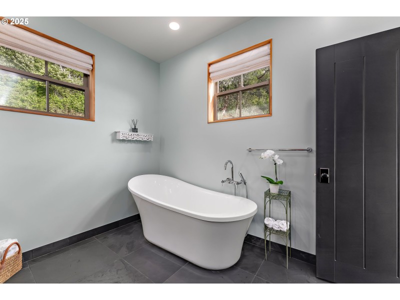 Owner's Suite Bathroom