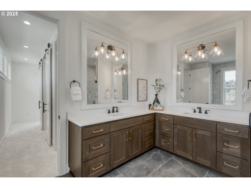 Owner's Suite Bathroom