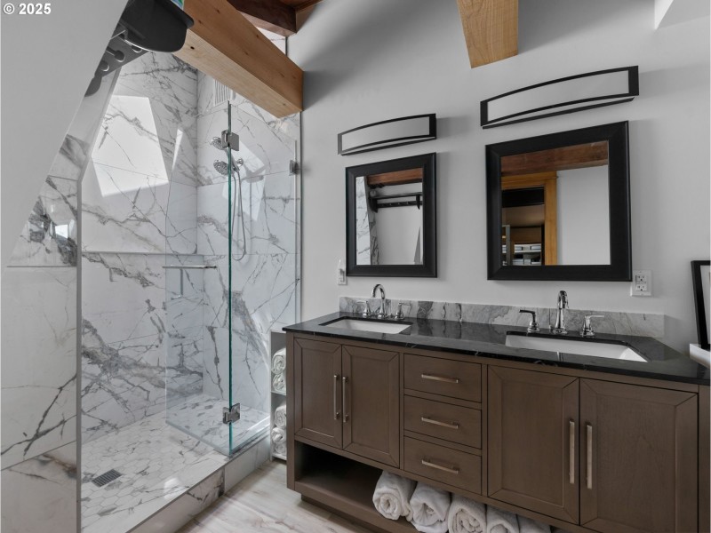 Owner's Suite Bathroom