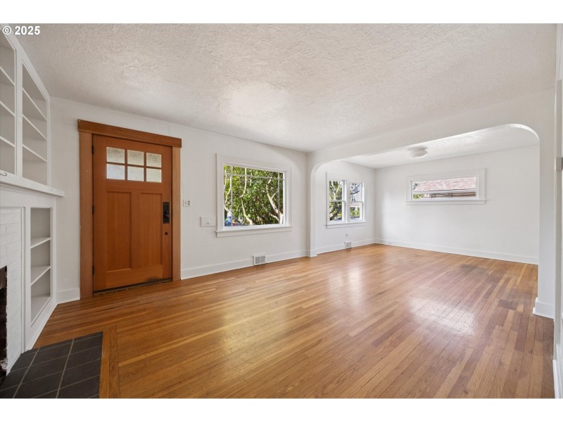 Living Room/Dining Room