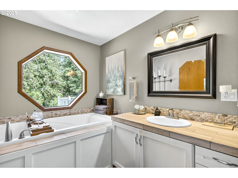 Owner's Suite Bathroom