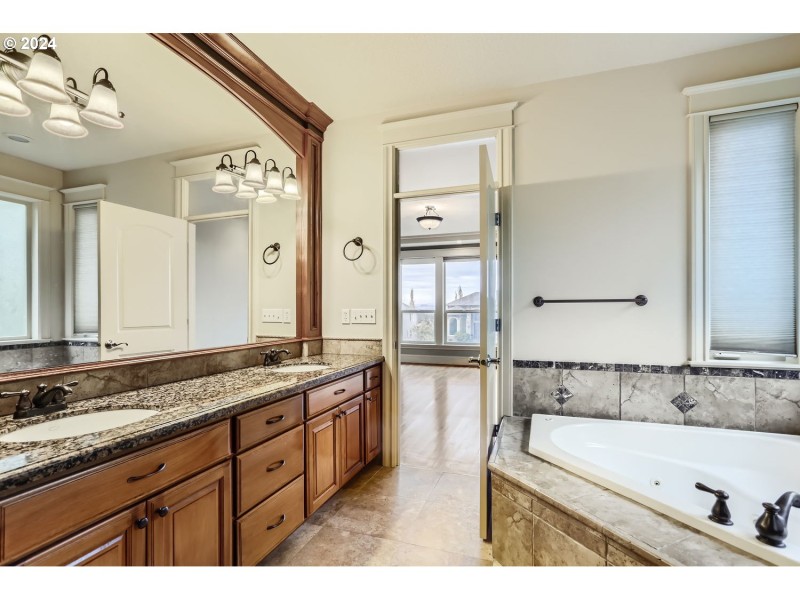 Owner's Suite Bathroom