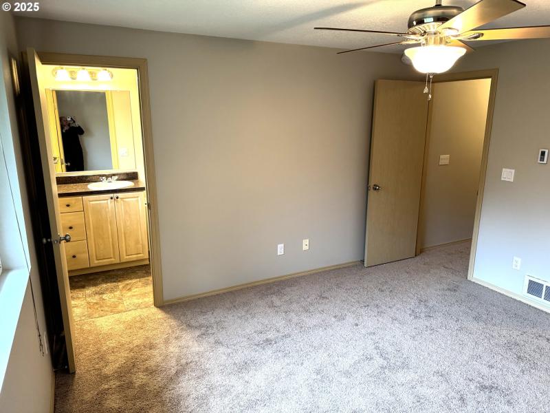 Bedroom, Owner's Suite