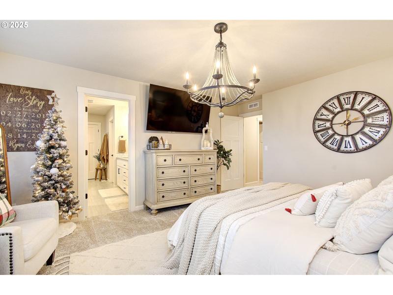 Bedroom, Owner's Suite