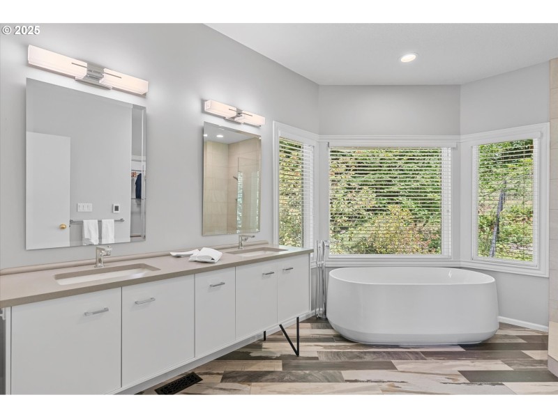 Owner's Suite Bathroom