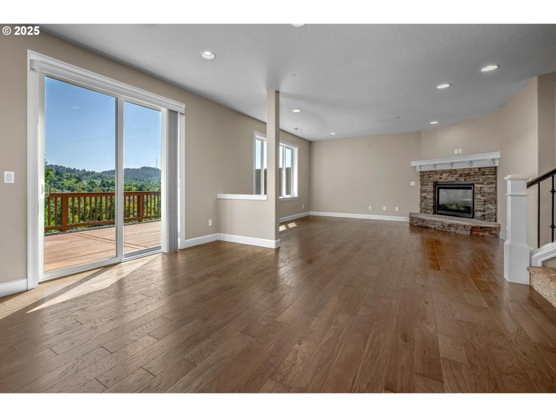 Living Room/Dining Room