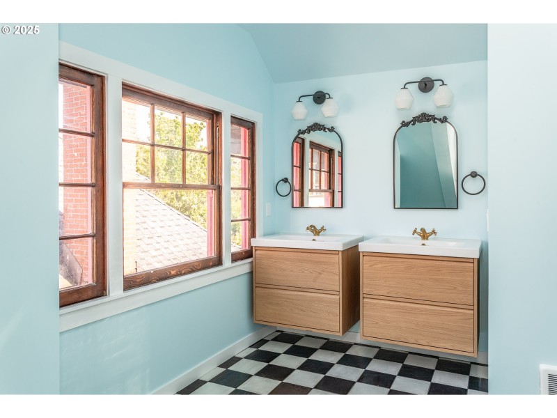 Owner's Suite Bathroom