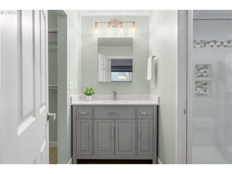 Owner's Suite Bathroom