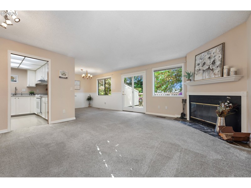 Living Room/Dining Room