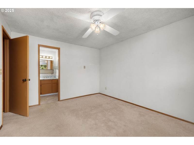 Bedroom, Owner's Suite