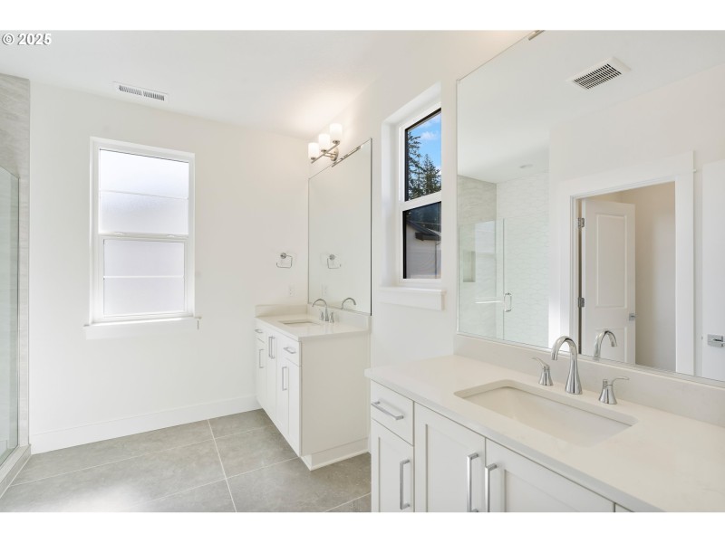 Owner's Suite Bathroom