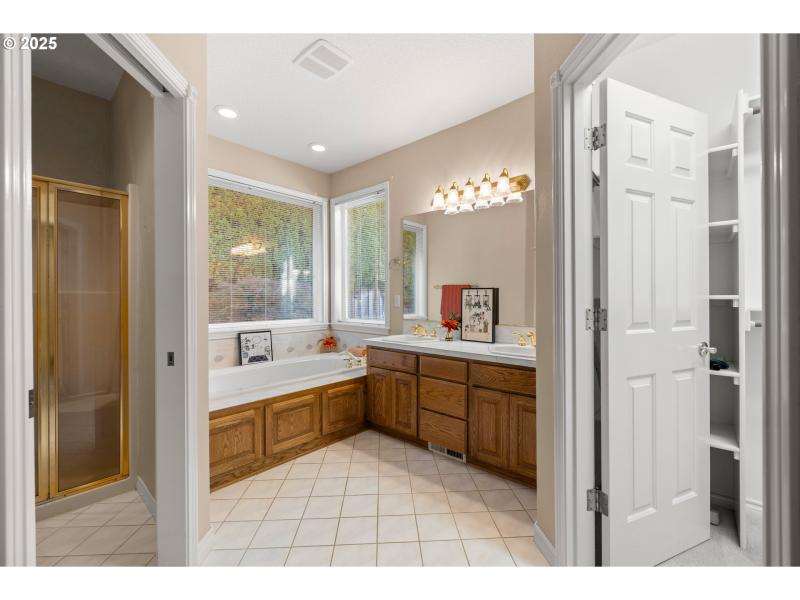 Owner's Suite Bathroom