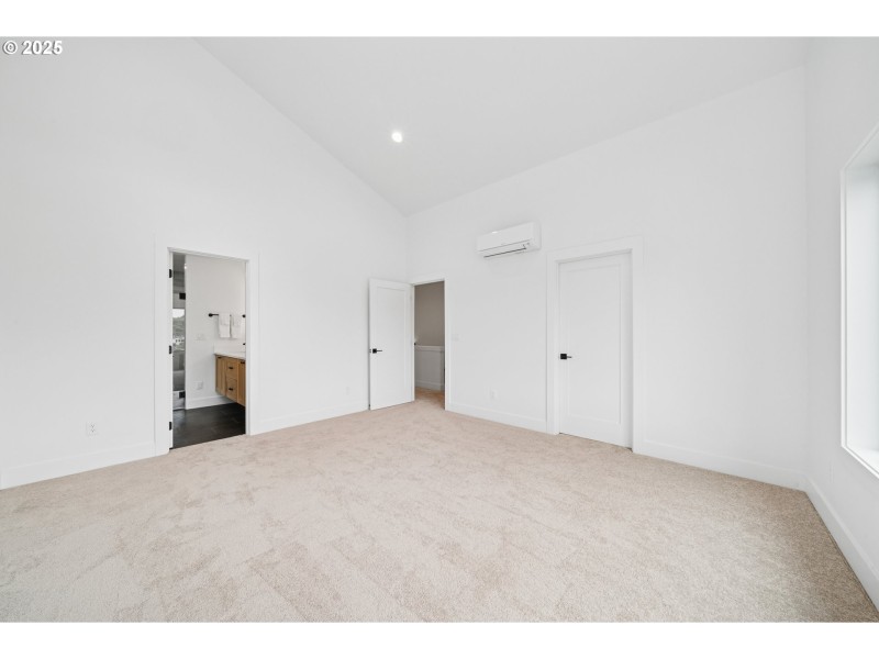 Bedroom, Owner's Suite