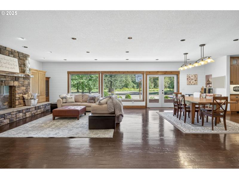 Living Room/Dining Room