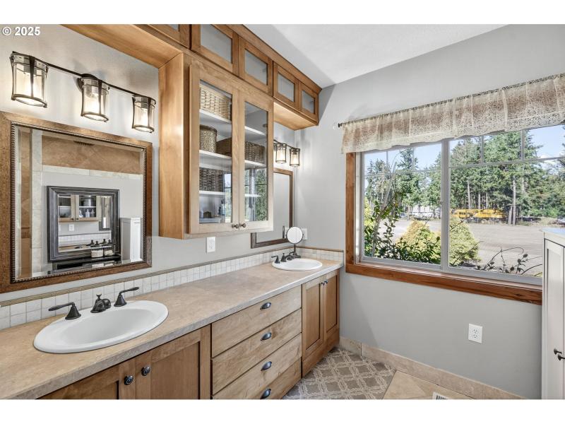 Owner's Suite Bathroom