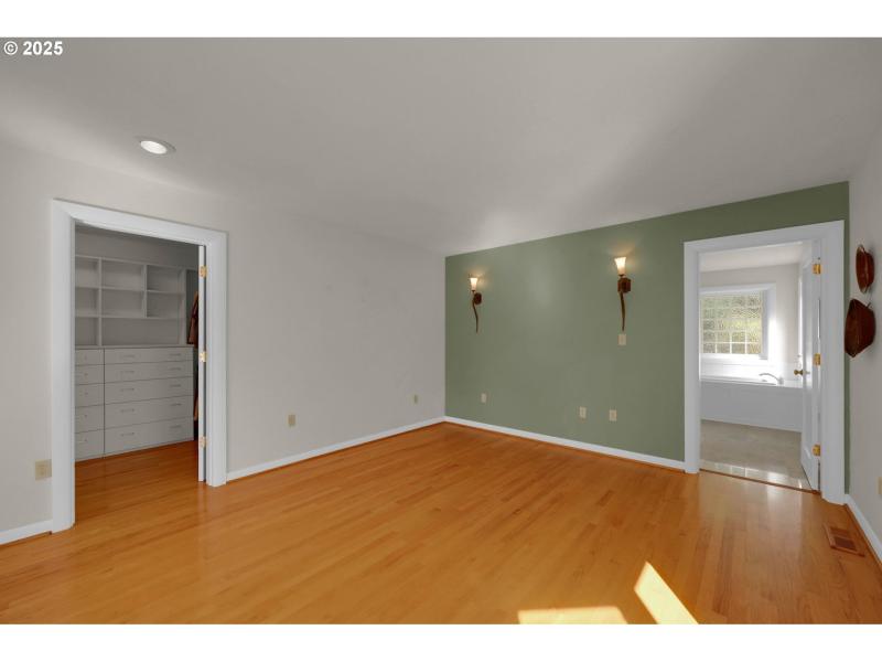 Bedroom, Owner's Suite