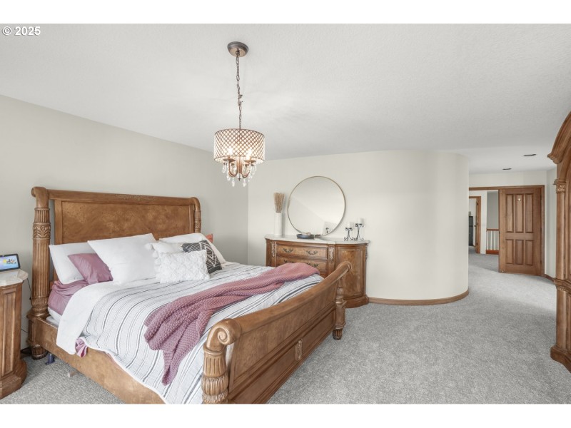 Bedroom, Owner's Suite