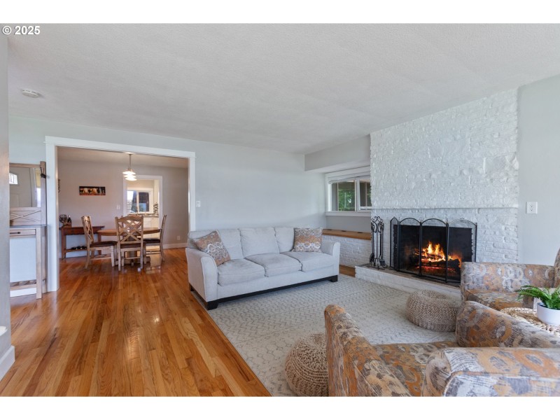 Living Room/Dining Room