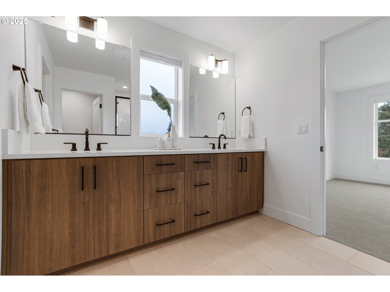 Owner's Suite Bathroom