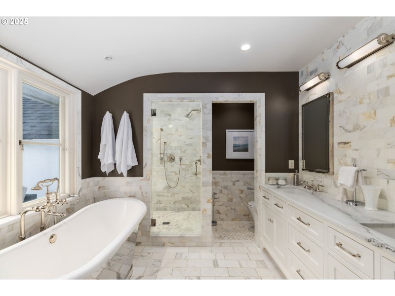 Owner's Suite Bathroom