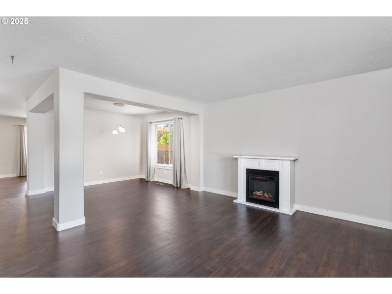 Living Room/Dining Room