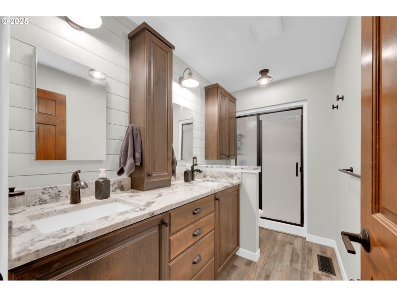 Owner's Suite Bathroom