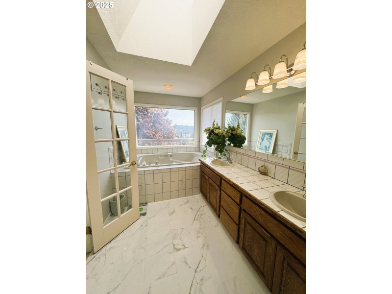 Owner's Suite Bathroom