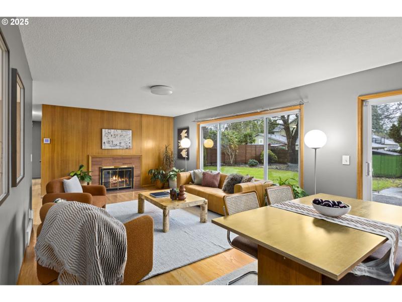 Living Room/Dining Room