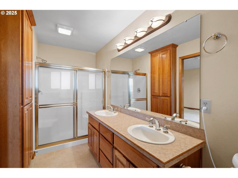 Owner's Suite Bathroom