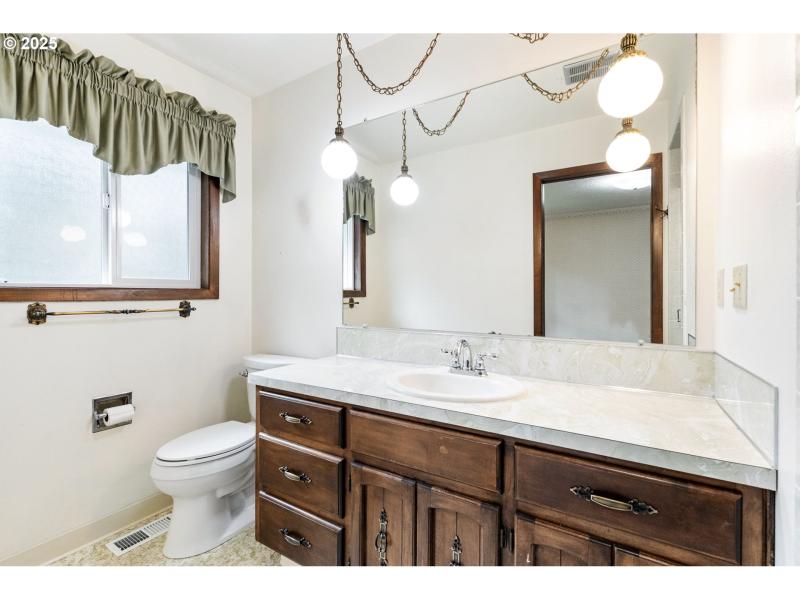 Owner's Suite Bathroom