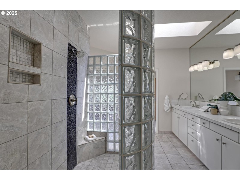 Owner's Suite Bathroom