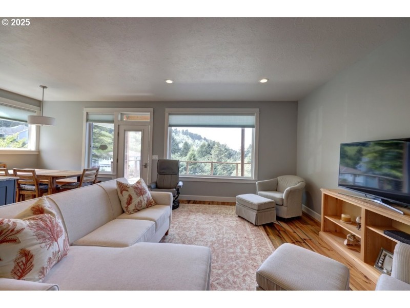 Living Room/Dining Room