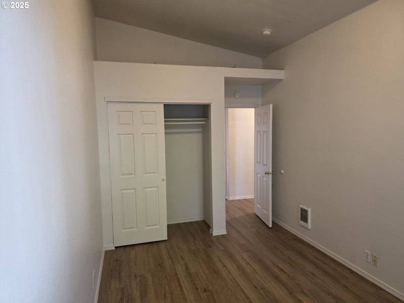 Bedroom, Primary