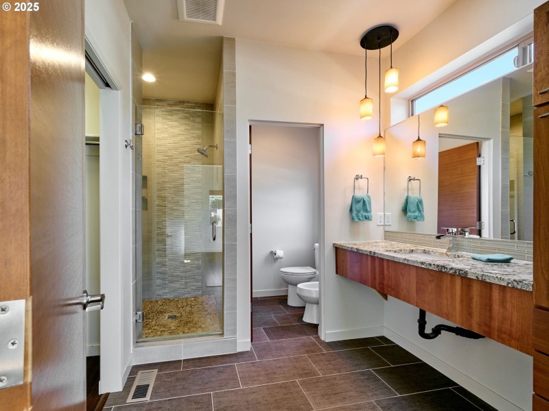 Owner's Suite Bathroom