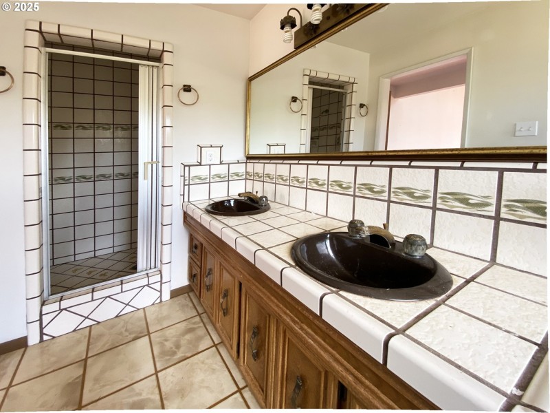 Owner's Suite Bathroom