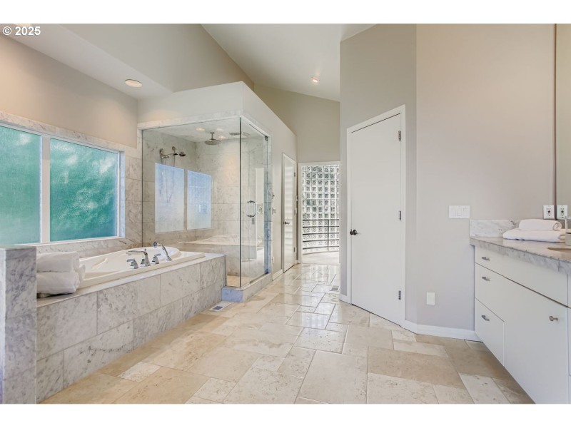 Owner's Suite Bathroom