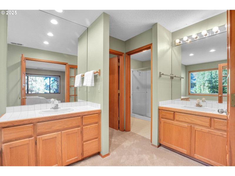Bathroom, Attached