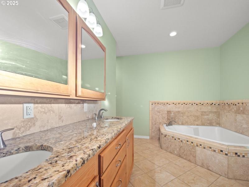Bathroom, Attached
