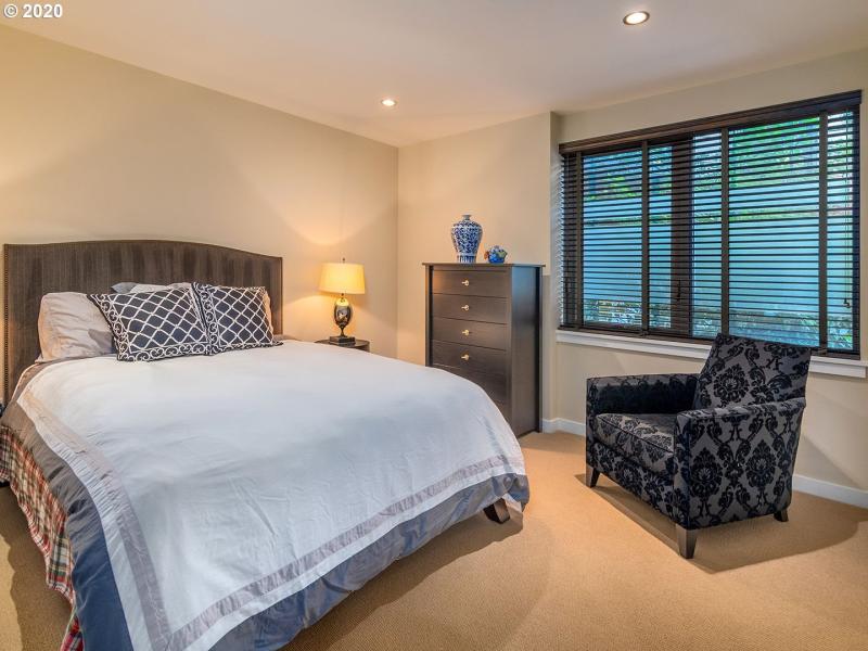 Bedroom, Primary