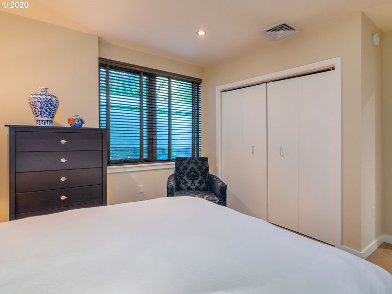 Bedroom, Primary