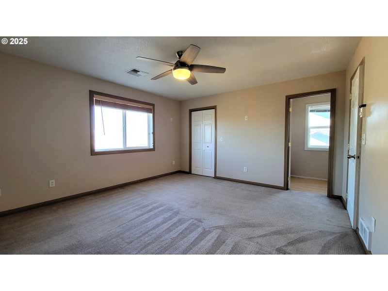 Bedroom, Primary