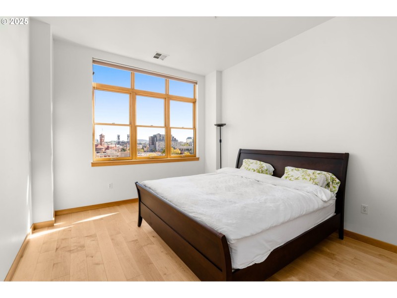 Bedroom, Primary