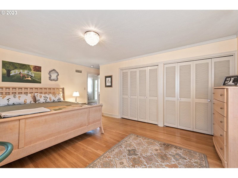 Bedroom, Primary