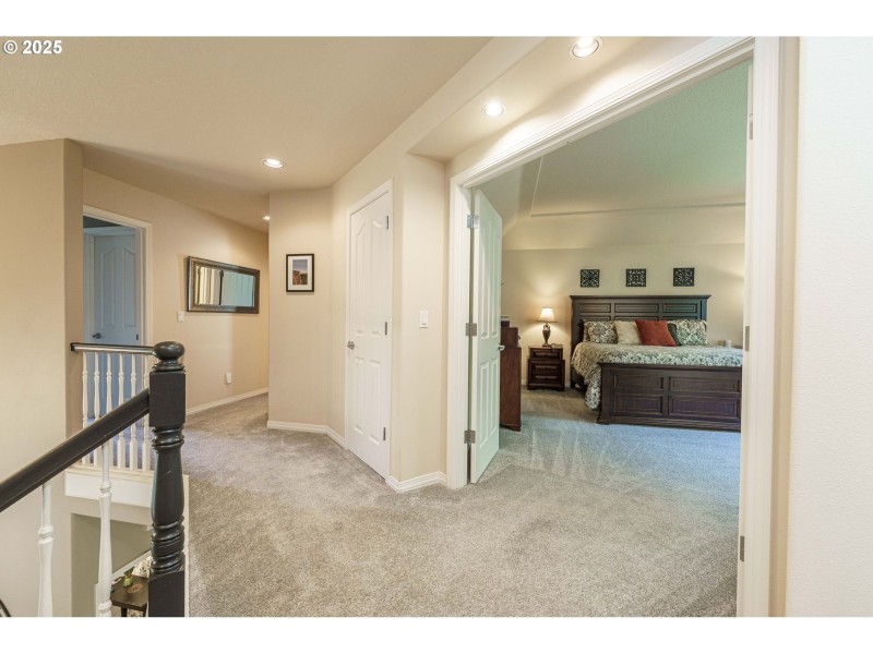 Bedroom, Primary