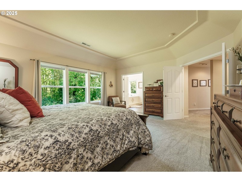 Bedroom, Primary