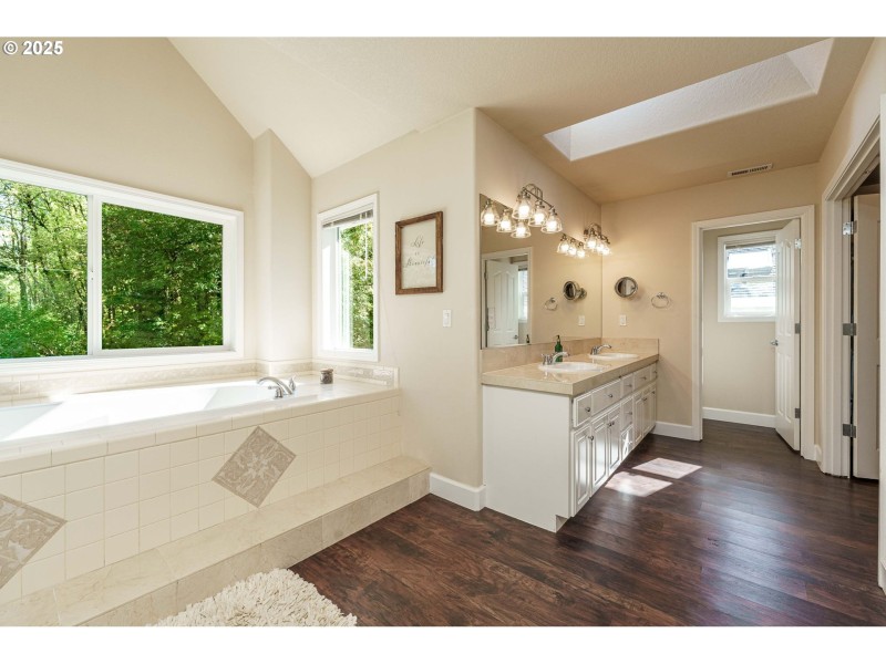 Bathroom, Attached