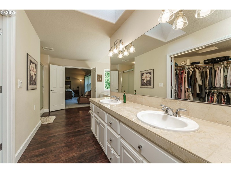 Bathroom, Attached
