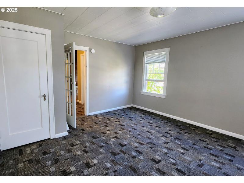 Bedroom, Primary