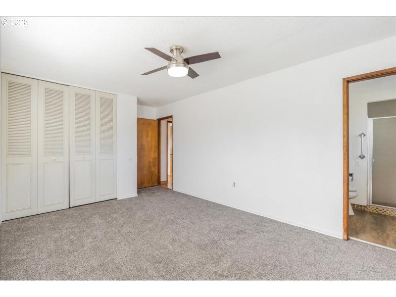 Bedroom, Primary