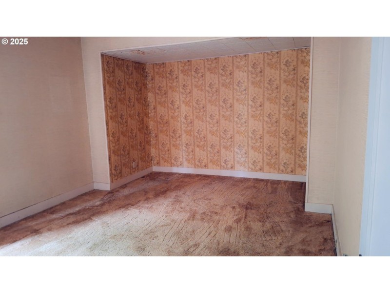 Bedroom, Primary
